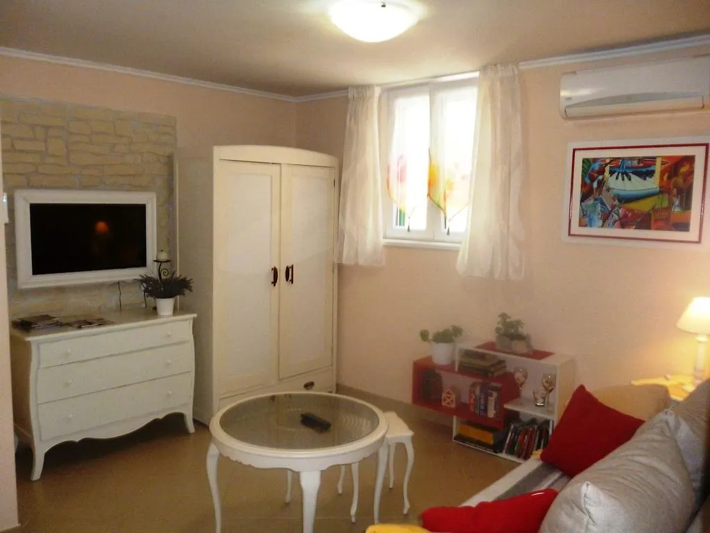 Studio Apartment Imagino Split